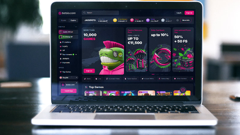 Betsio Casino hovedside på den bærbare computerskærm