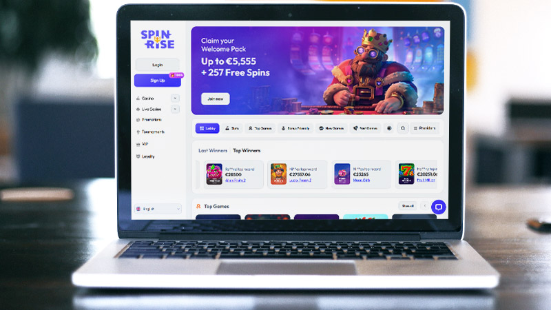 Spinrise Casino hovedside på den bærbare computerskærm